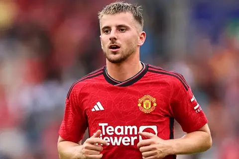 لاعب مانشستر يونايتد: الأجواء حارة في أمريكا.. والاستعدادات تسير على ما يرام